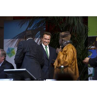 Arnold Schwarzenegger in Wien gelandet