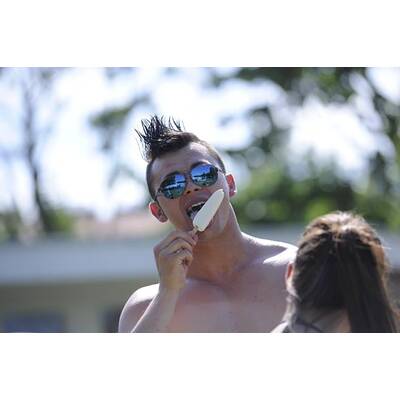 Lukas Plöchl als Bädertester