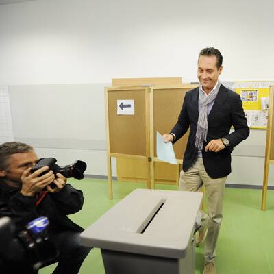H.C. Strache (FPÖ) im Wahllokal