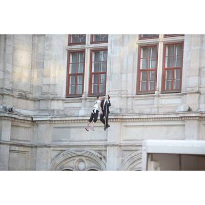 Tom Cruise: Irrer Stunt an der Fassade der Wiener Staatsoper