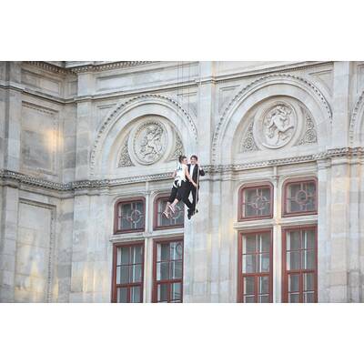 Tom Cruise: Irrer Stunt an der Fassade der Wiener Staatsoper