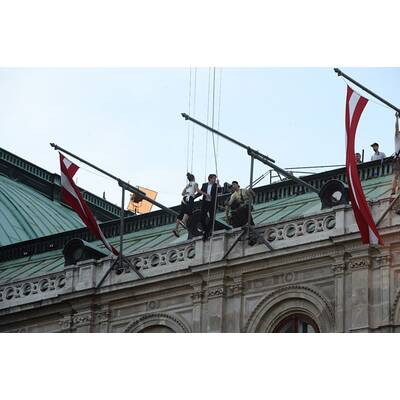 Tom Cruise: Irrer Stunt an der Fassade der Wiener Staatsoper
