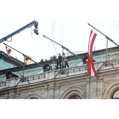 Tom Cruise: Irrer Stunt an der Fassade der Wiener Staatsoper