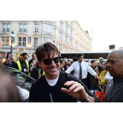 Tom Cruise: Irrer Stunt an der Fassade der Wiener Staatsoper