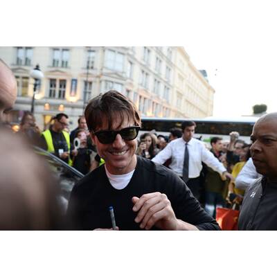 Tom Cruise: Irrer Stunt an der Fassade der Wiener Staatsoper