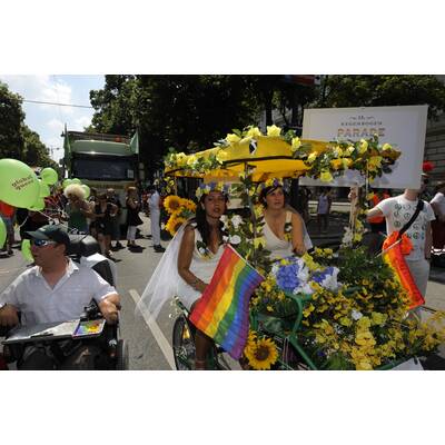 Tausende feiern Homosexuellen- und Transgender-Demo.