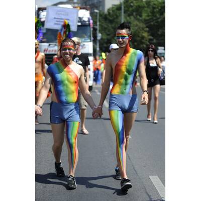 Tausende feiern Homosexuellen- und Transgender-Demo.