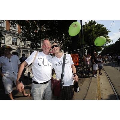 Tausende feiern Homosexuellen- und Transgender-Demo.