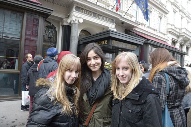 Jusnin Bieber Fans belagern Hotel Sacher