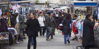Marktstandler am Brunnenmarkt niedergestochen