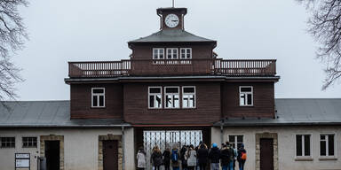 Nach KZ-Besuch: Sch&uuml;ler gr&ouml;len Nazi-Lieder
