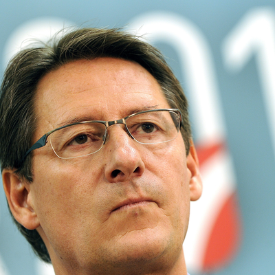 Der BZÖ-Chef tritt zurück. Er übernimmt die Verantwortung für die Wahl-Schlappe.