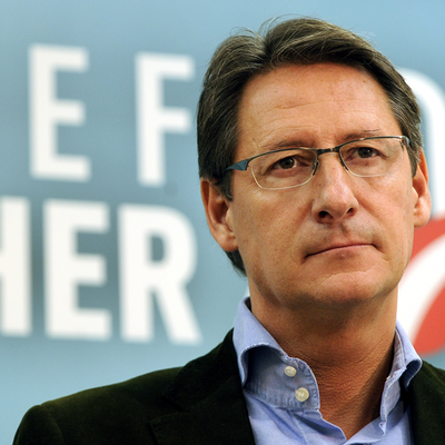 Der BZÖ-Chef tritt zurück. Er übernimmt die Verantwortung für die Wahl-Schlappe.