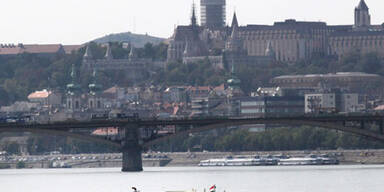 Budapest im Schwimmbus