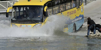 Budapest im Schwimmbus