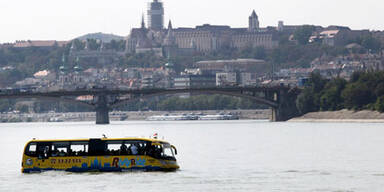 Budapest im Schwimmbus