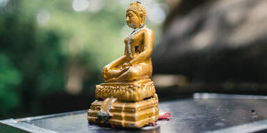 Internet-Flirt mit Buddha-Figur beim Sex erschlagen