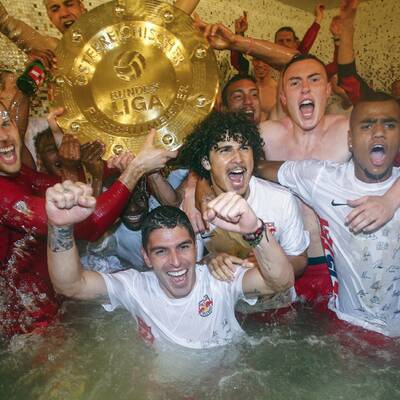 So wild feiern die Bullen den Titel