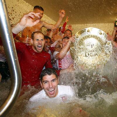 So wild feiern die Bullen den Titel