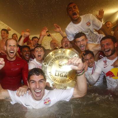 So wild feiern die Bullen den Titel