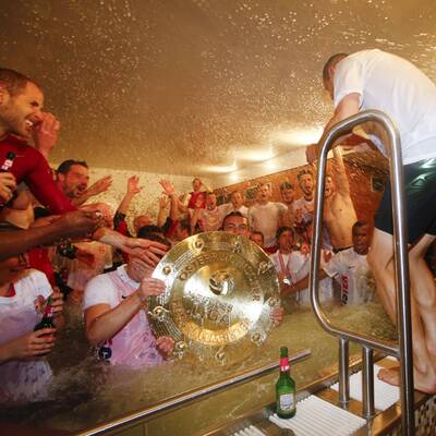 So wild feiern die Bullen den Titel