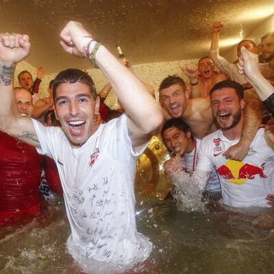 So wild feiern die Bullen den Titel