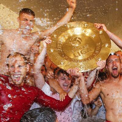 So wild feiern die Bullen den Titel