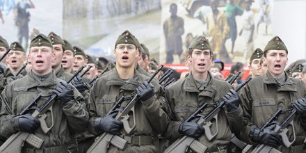 Darabos bewirbt Profi-Heer