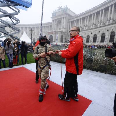 Die Bilder zum Rekord-Sprung