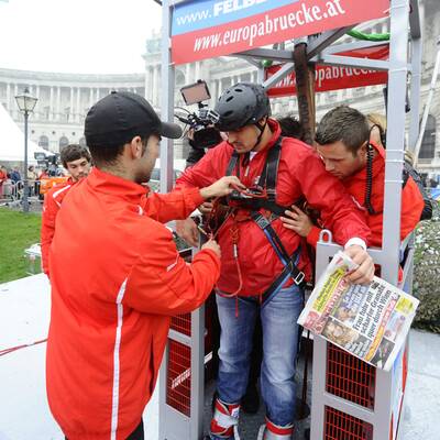 Die Bilder zum Rekord-Sprung