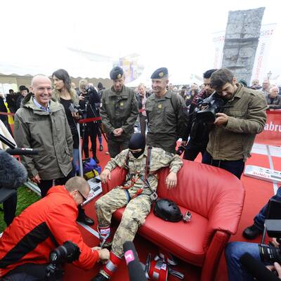 Die Bilder zum Rekord-Sprung