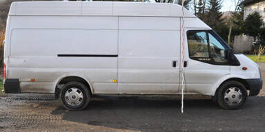 Bundesheer rettete 22 Fl&uuml;chtlinge aus Schlepper-Auto