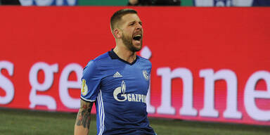 Burgi schie&szlig;t Schalke ins Halbfinale