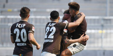 St. Pauli dank Burgstaller-Doppelpack weiter Leader