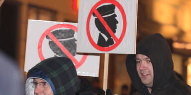 Demo gegen Linzer Burschenbundball
