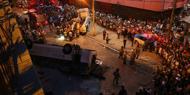 7 Tote bei Busunfall in Rio