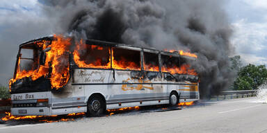 A2 nach Bus-Brand gesperrt