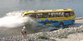 Amphibienbus droht abzusaufen