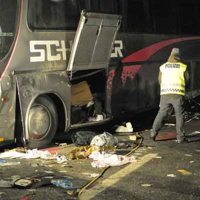 Katastrophaler Bus-Crash bei Wien