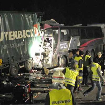 Katastrophaler Bus-Crash bei Wien