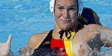 Busenblitzer beim Wasserball