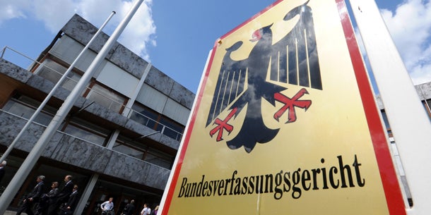 Höchst-Richter stimmen für Euro-Schirm