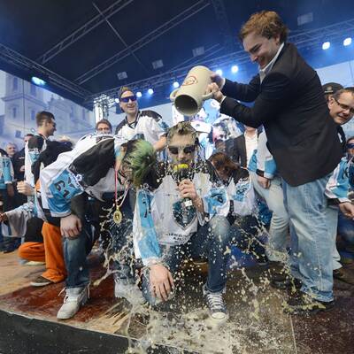 Meisterfeier der Black Wings in Linz 