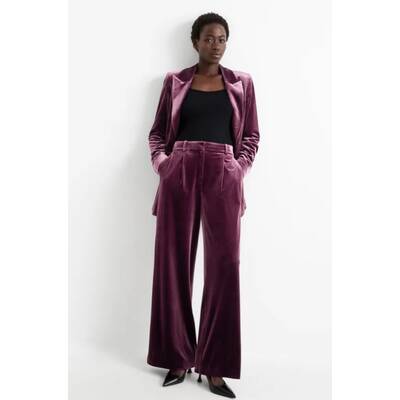 Maygel Coronel über Net-a-Porter 