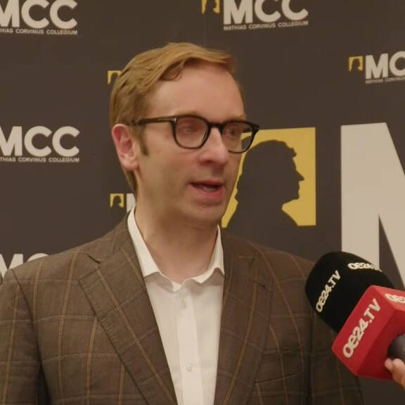 Zoltan Szalai (MCC) glaubt: Höhere Wahlbeteiligung hilft Orban | Wahl-Krimi in Ungarn