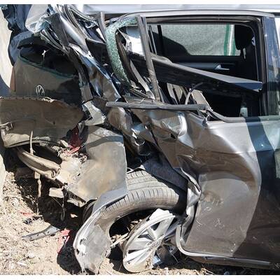 Karambolage auf A2 - Lkw kollidiert mit mehreren Pkw