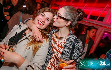 Violetta Parisini rockt techno cafe
