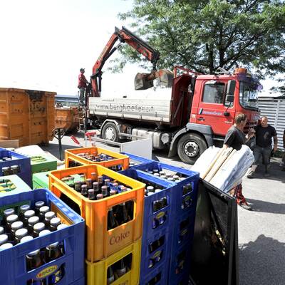 Abriss-Trupp an der Copa Cagrana