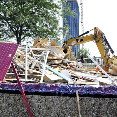 Abriss-Trupp an der Copa Cagrana