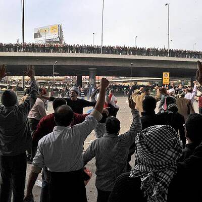 Straßenschlachten am Tahrir Platz in Kairo (Donnerstag)